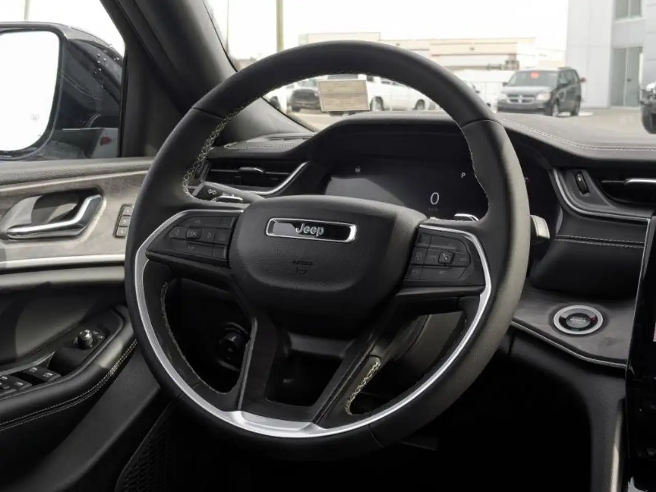 Jeep Grand Cherokee снимка Jeep Grand Cherokee