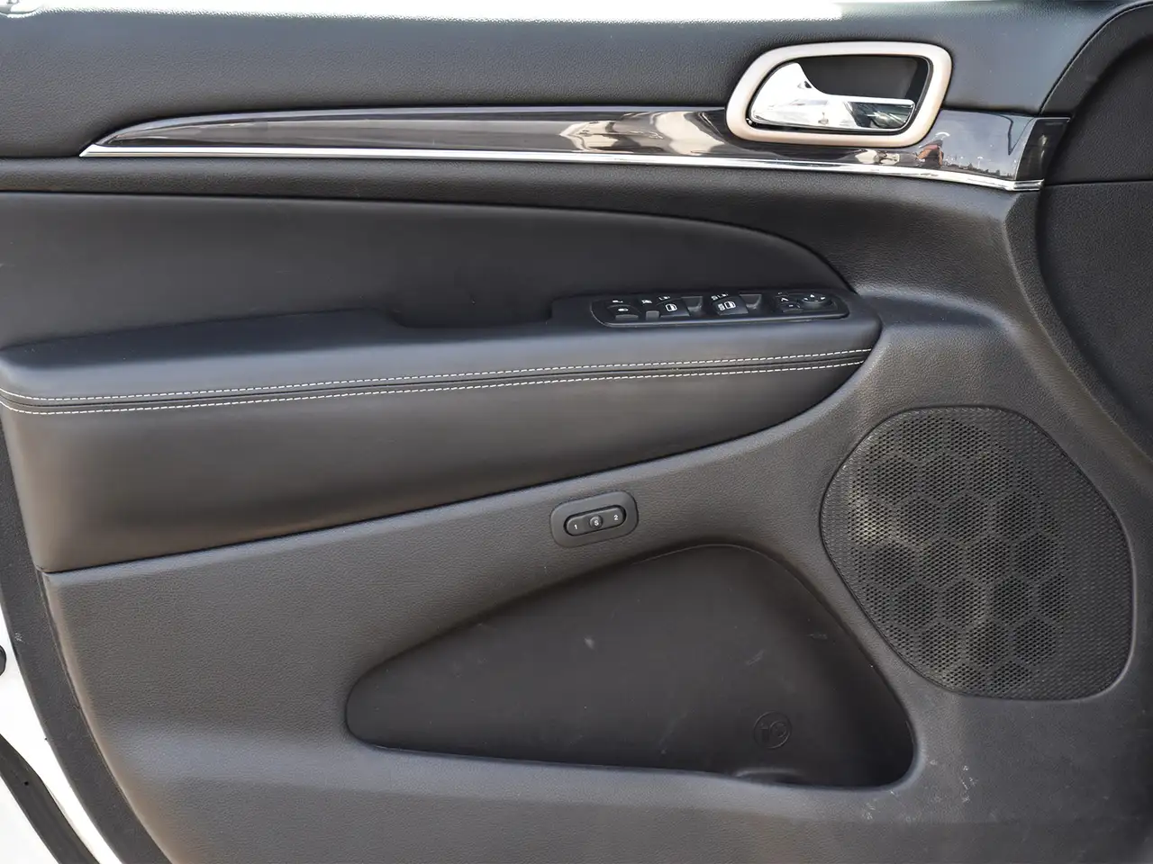 Jeep Grand Cherokee photo Jeep Grand Cherokee