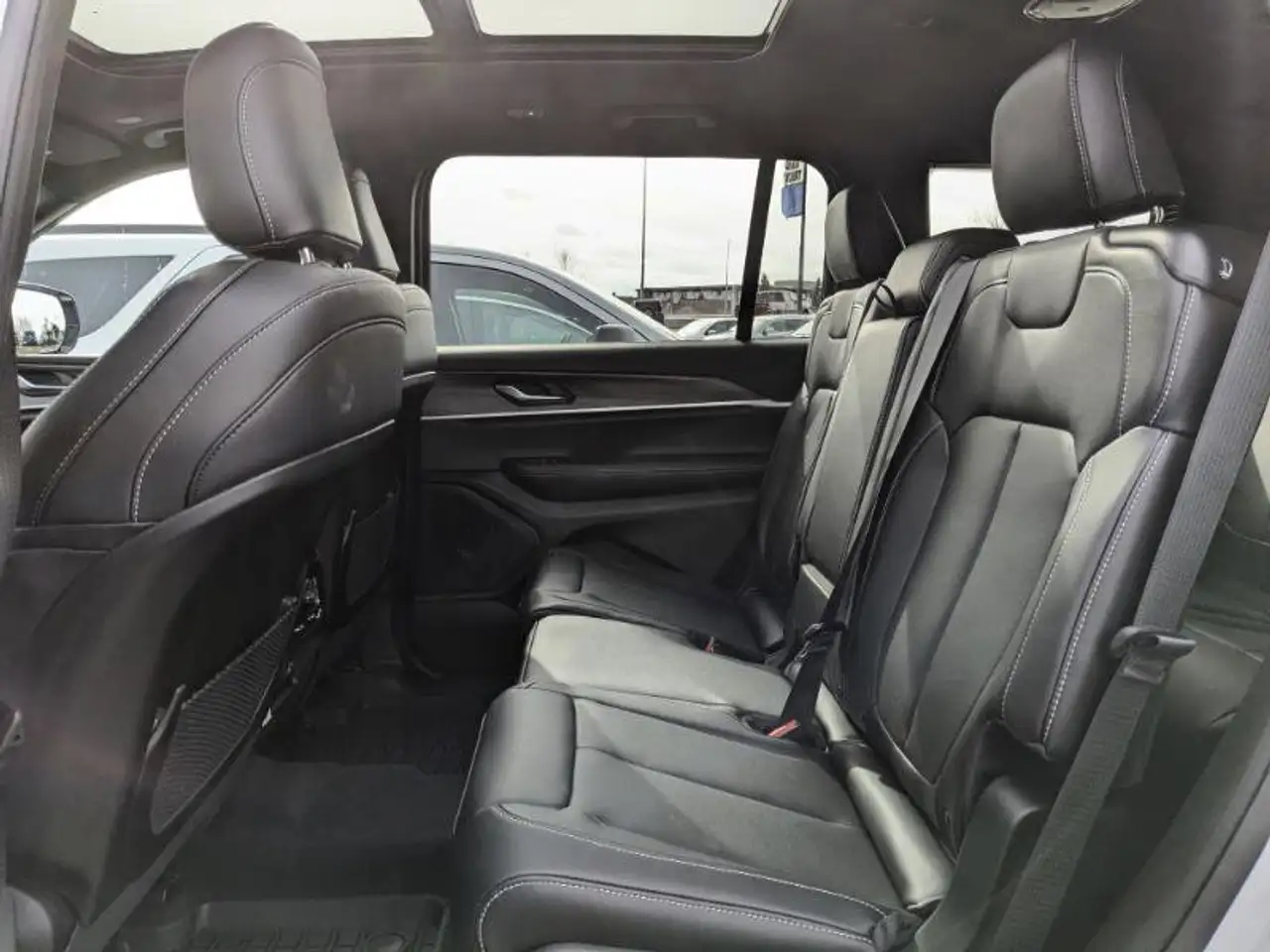 Jeep Grand Cherokee снимка Jeep Grand Cherokee