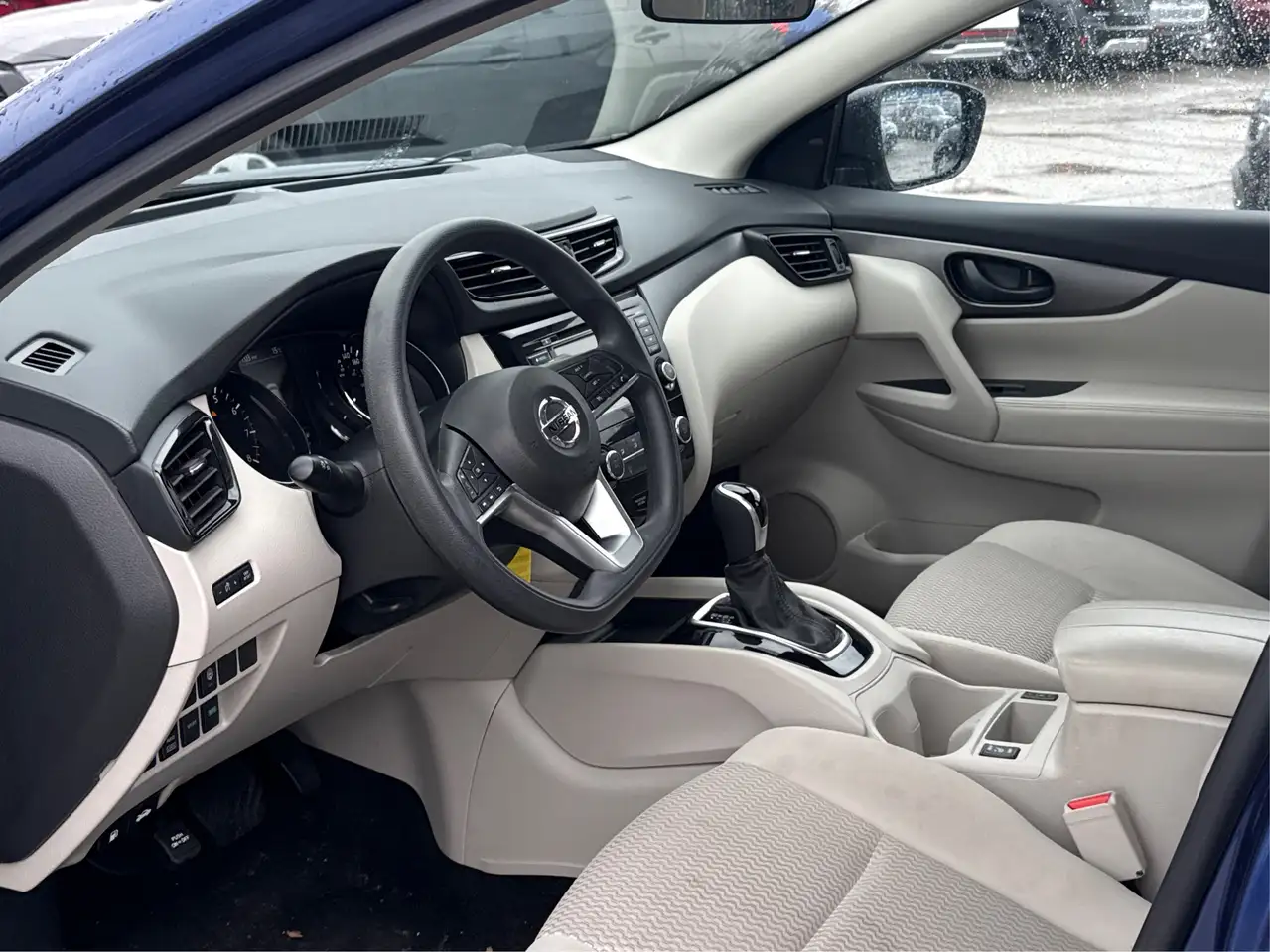 Nissan Qashqai снимка Nissan Qashqai