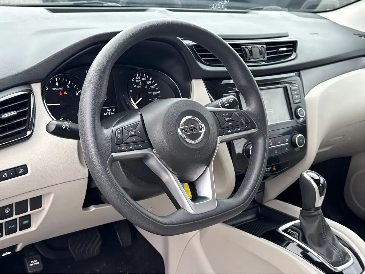 Nissan Qashqai снимка Nissan Qashqai
