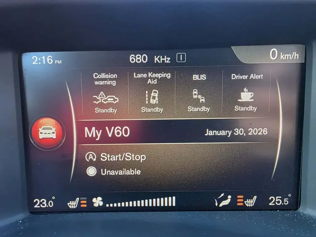 Volvo V60 Cross Country снимка Volvo V60 Cross Country