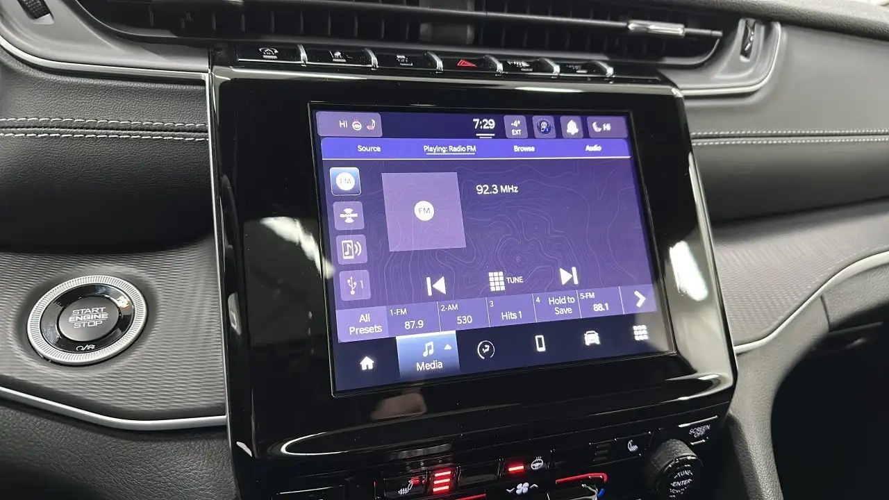 Jeep Grand Cherokee снимка Jeep Grand Cherokee