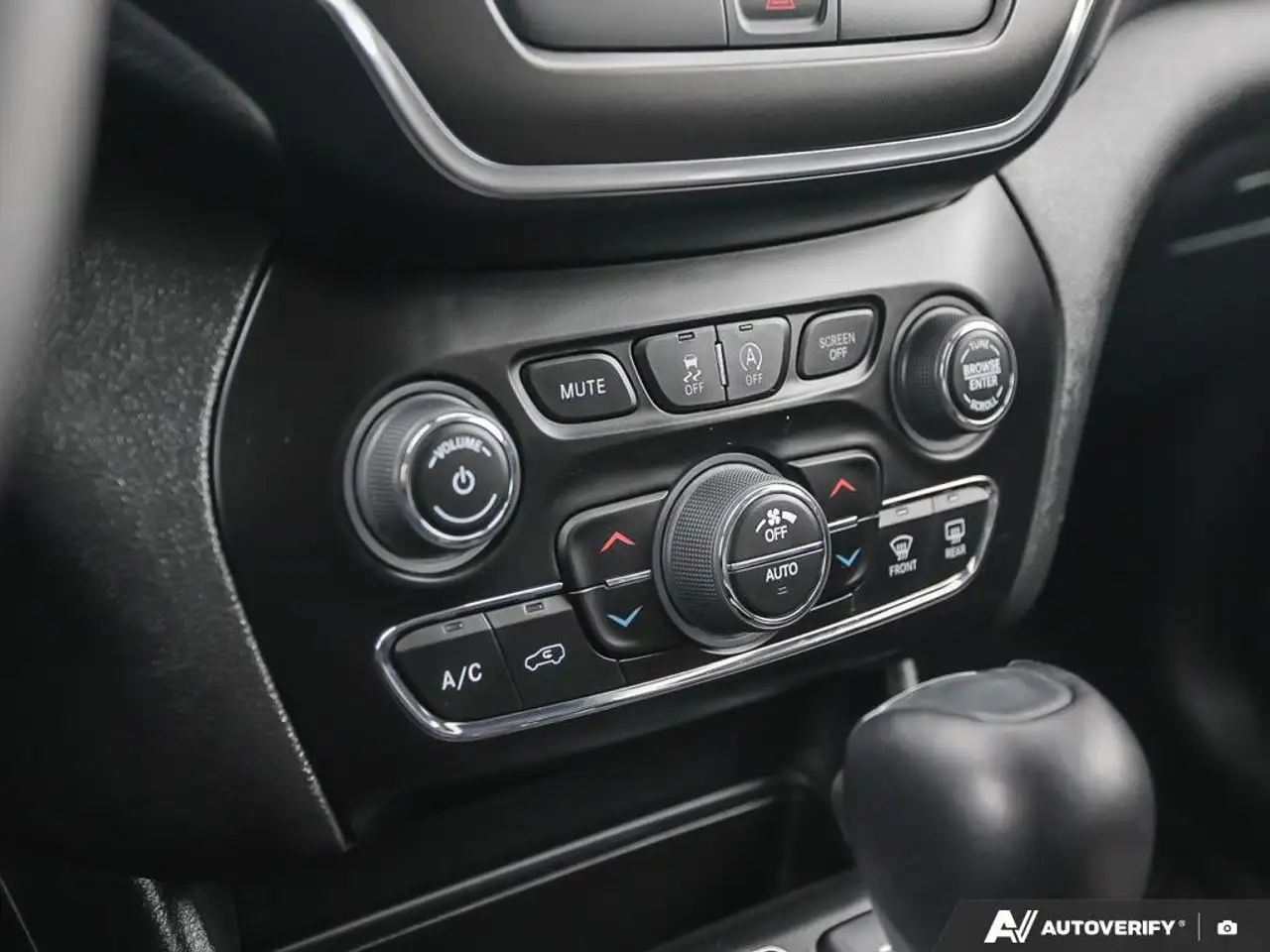 Jeep Cherokee photo Jeep Cherokee