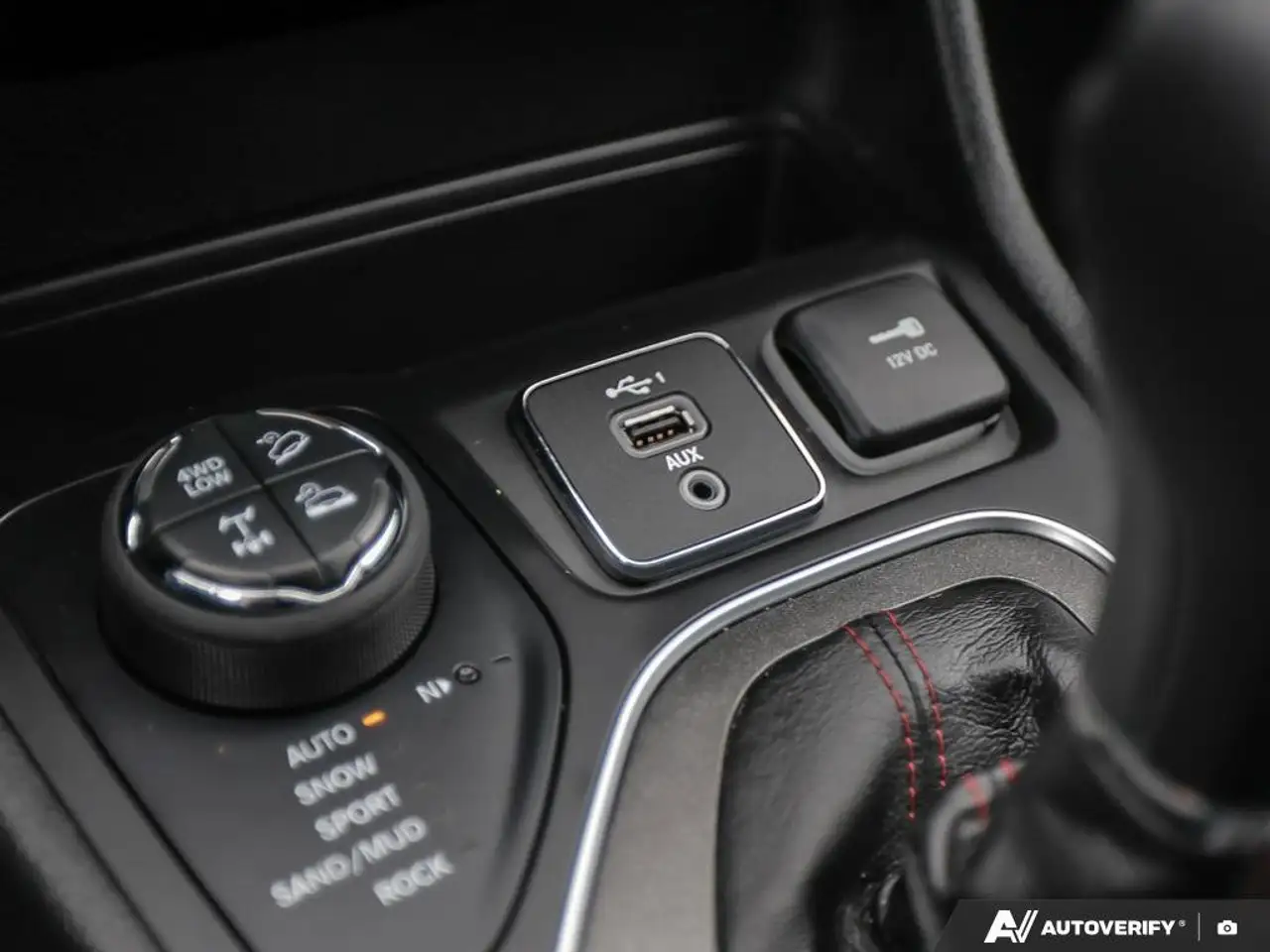 Jeep Cherokee photo Jeep Cherokee
