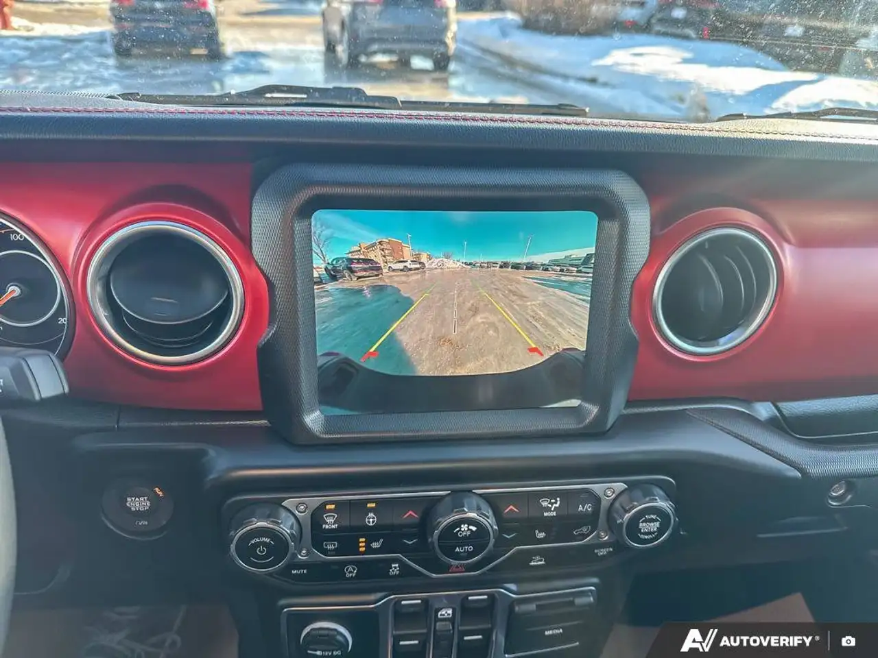 Jeep Gladiator снимка Jeep Gladiator