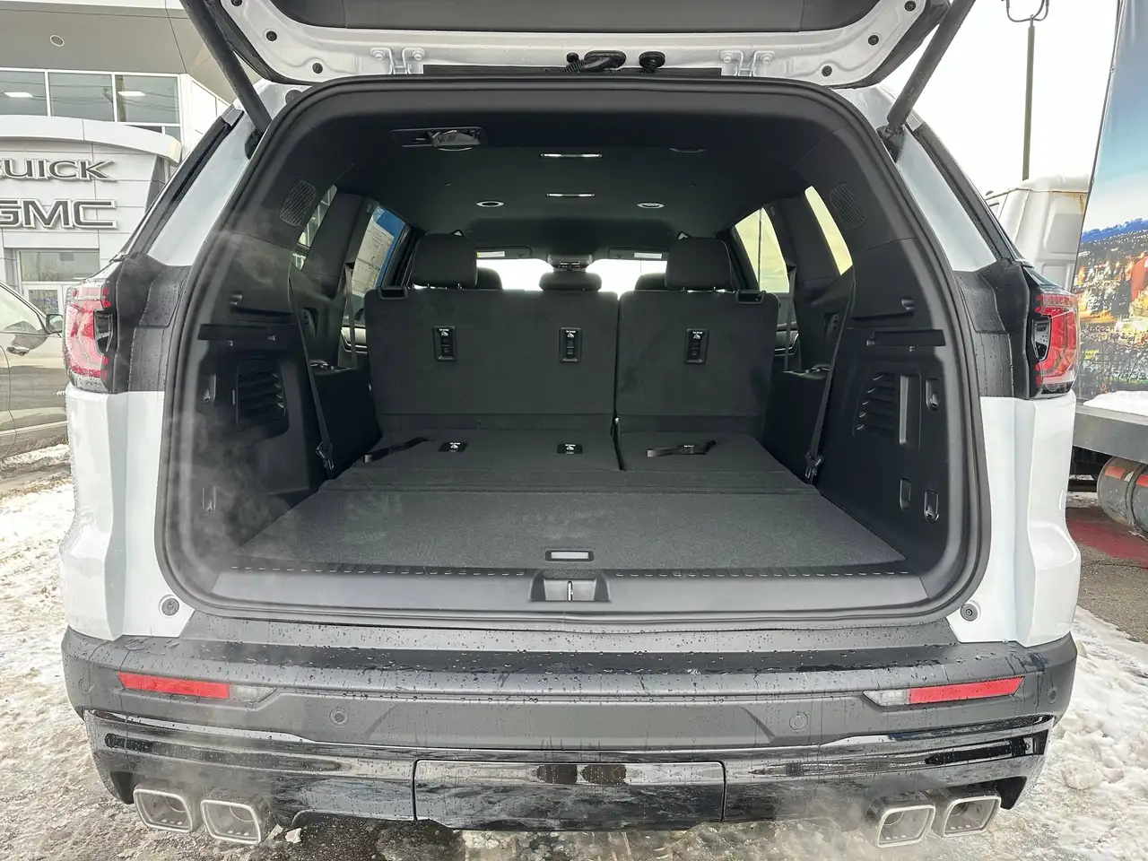 GMC Acadia снимка GMC Acadia
