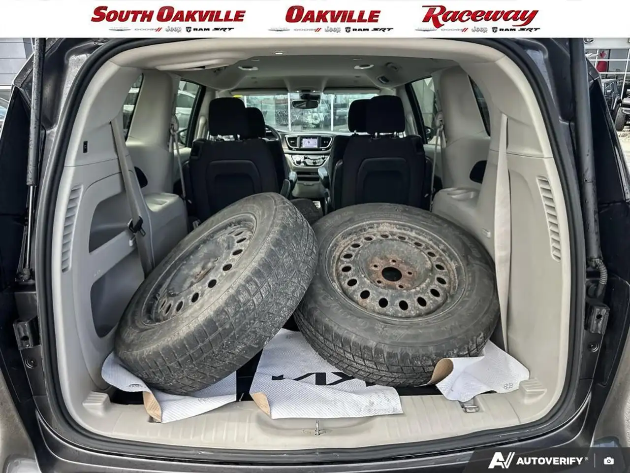 Chrysler Grand Caravan photo Chrysler Grand Caravan