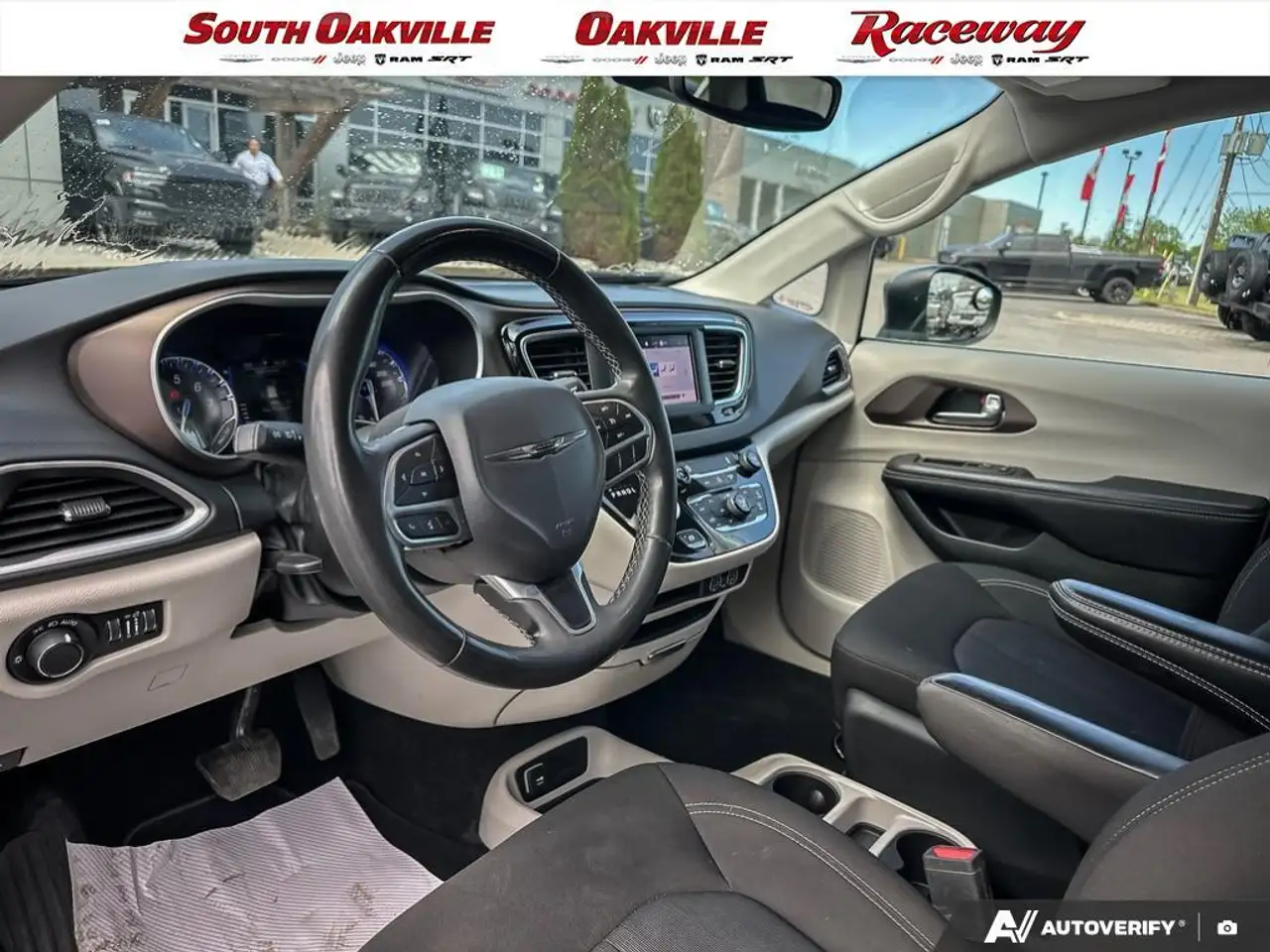 Chrysler Grand Caravan photo Chrysler Grand Caravan