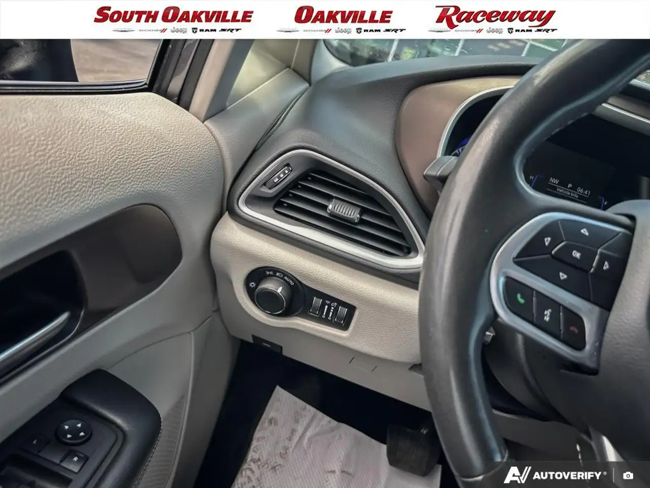 Chrysler Grand Caravan photo Chrysler Grand Caravan