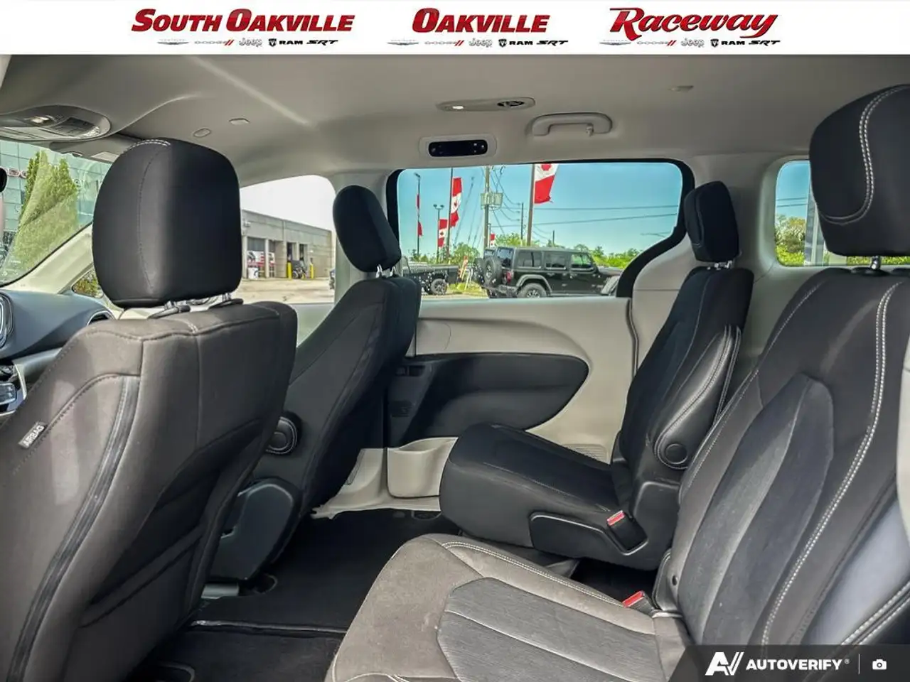 Chrysler Grand Caravan photo Chrysler Grand Caravan