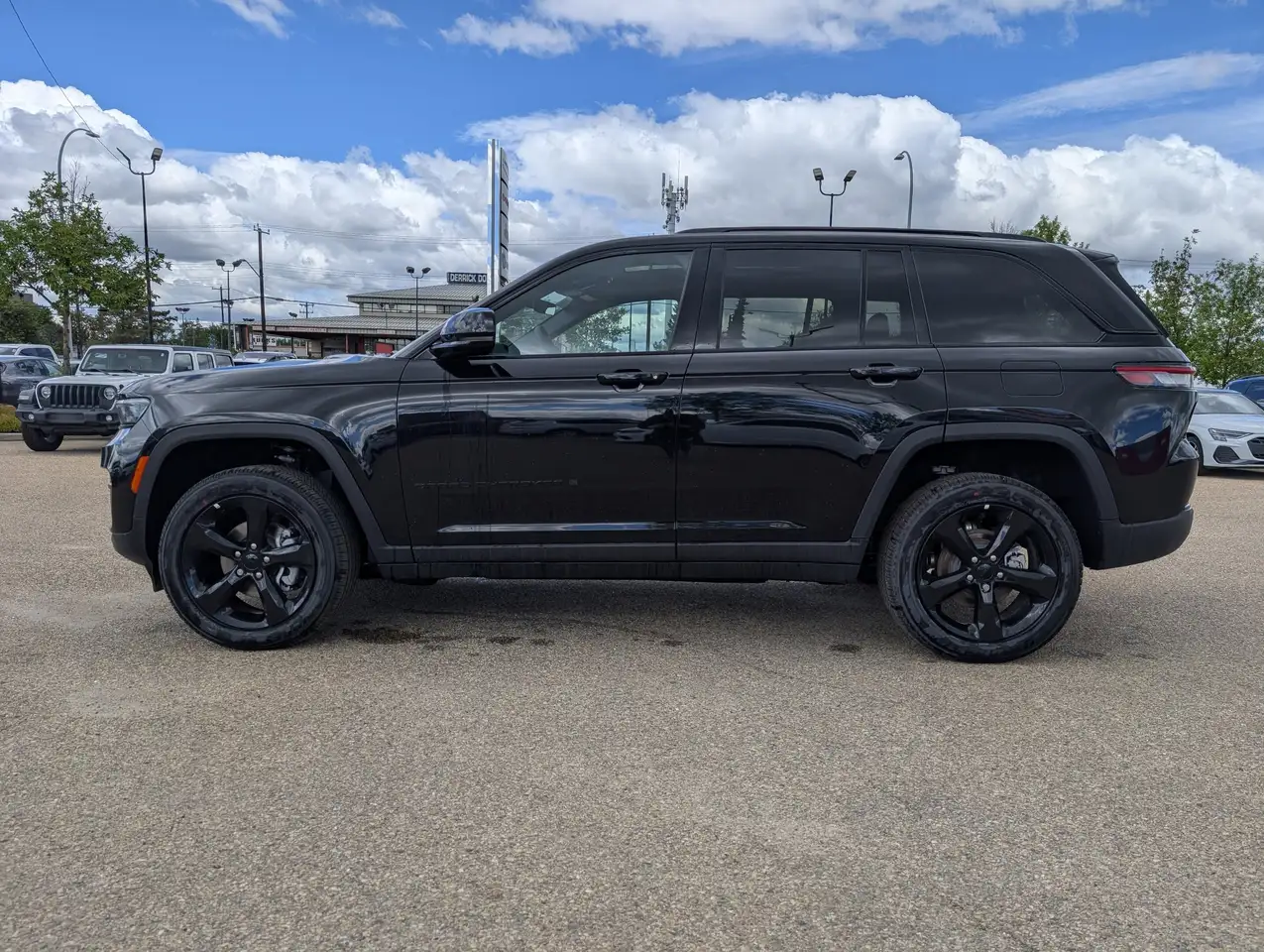 Jeep Grand Cherokee снимка Jeep Grand Cherokee