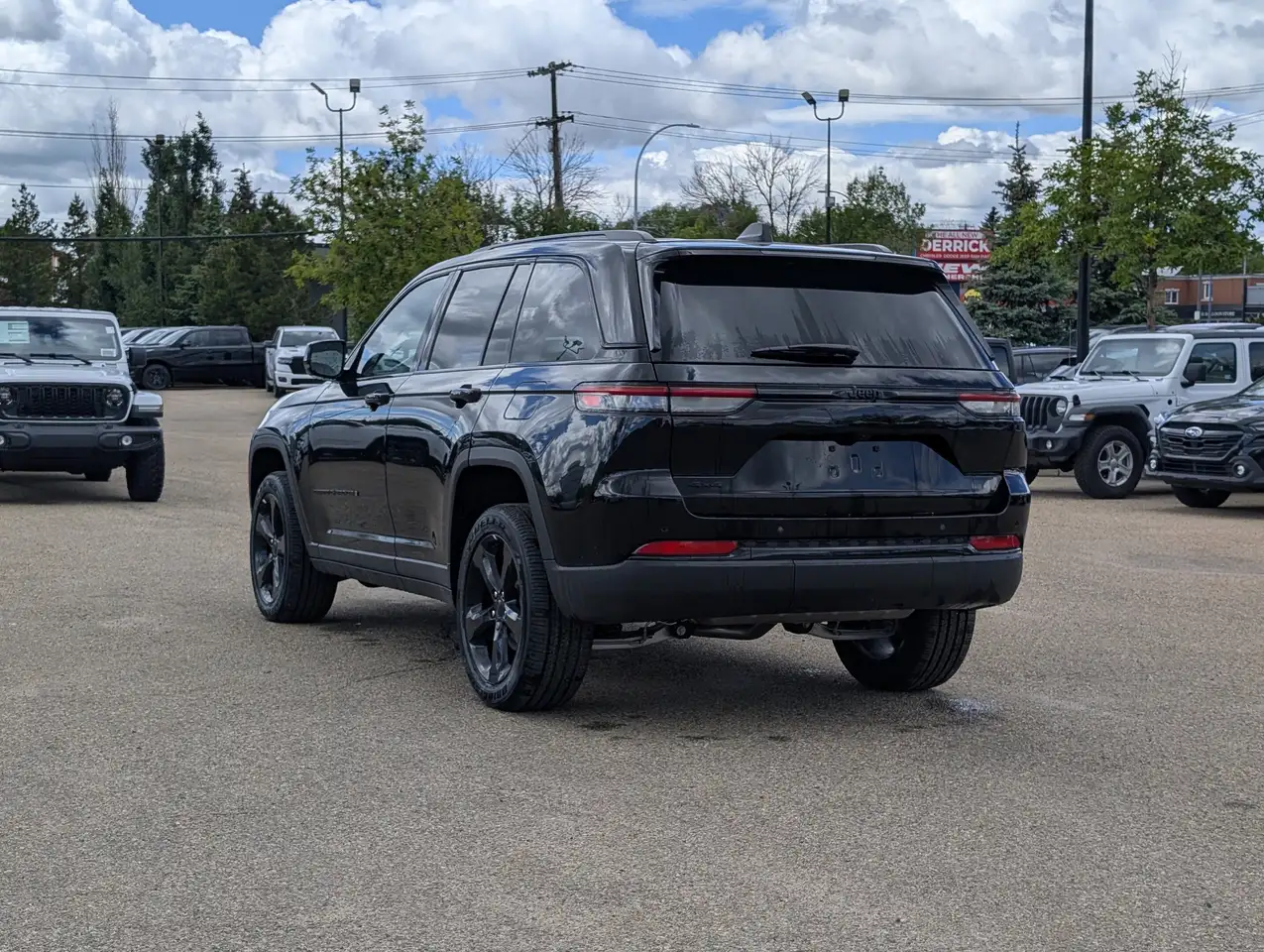 Jeep Grand Cherokee снимка Jeep Grand Cherokee