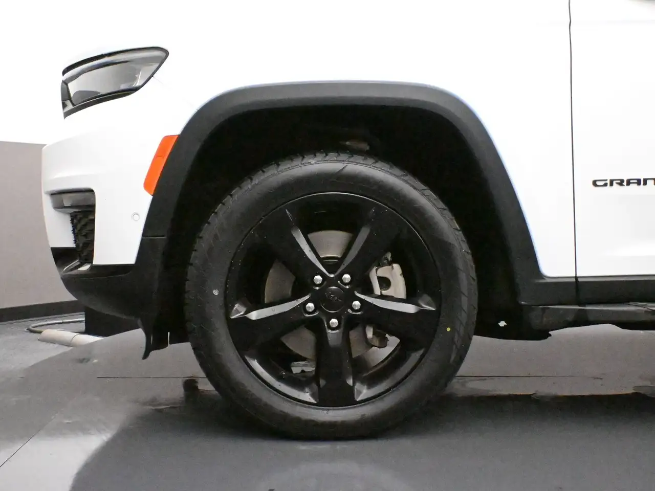 Jeep Grand Cherokee снимка Jeep Grand Cherokee