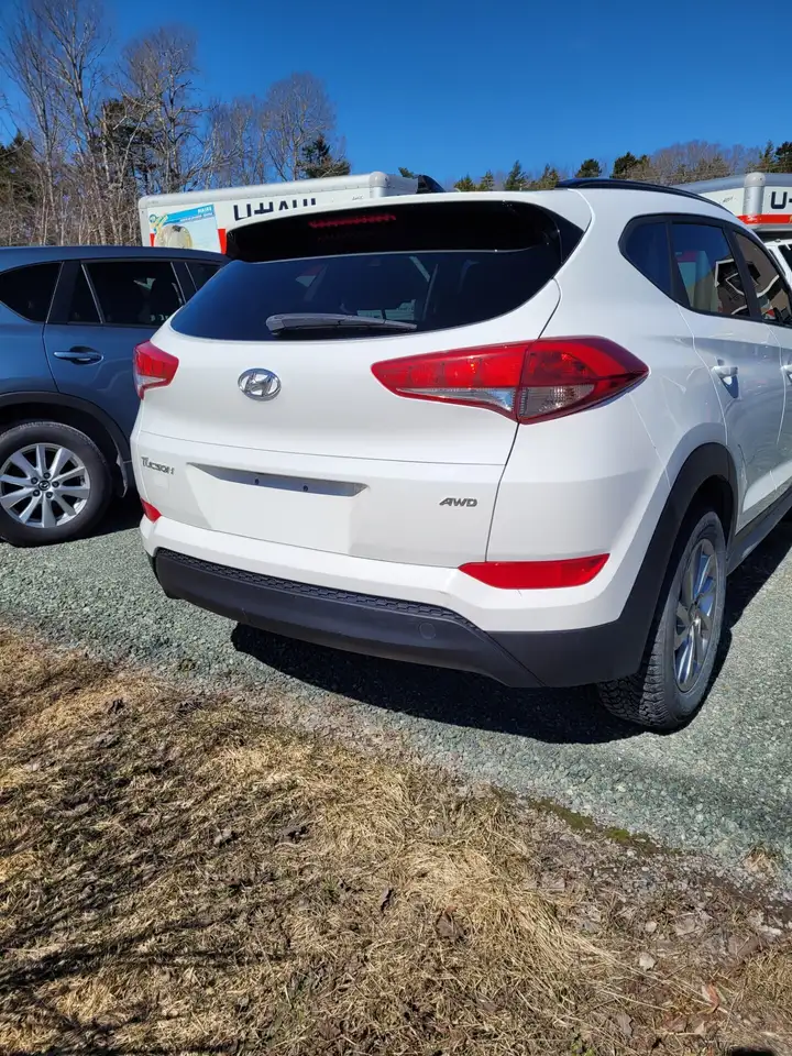 Hyundai TUCSON photo Hyundai TUCSON