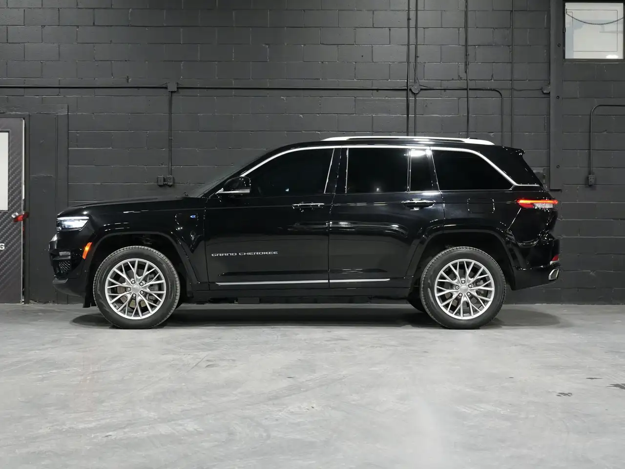Jeep Grand Cherokee снимка Jeep Grand Cherokee