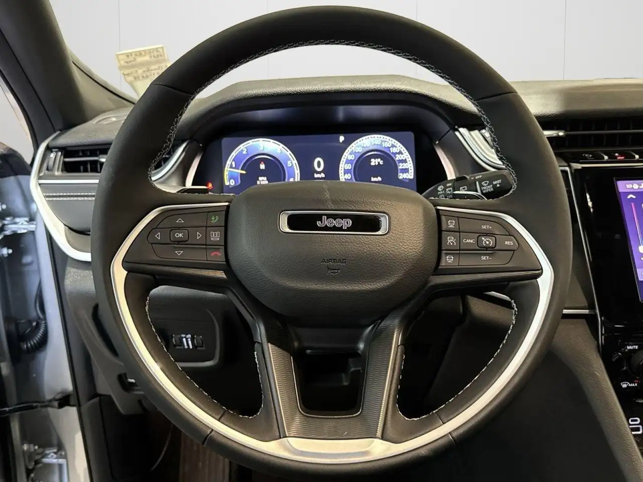 Jeep Grand Cherokee снимка Jeep Grand Cherokee