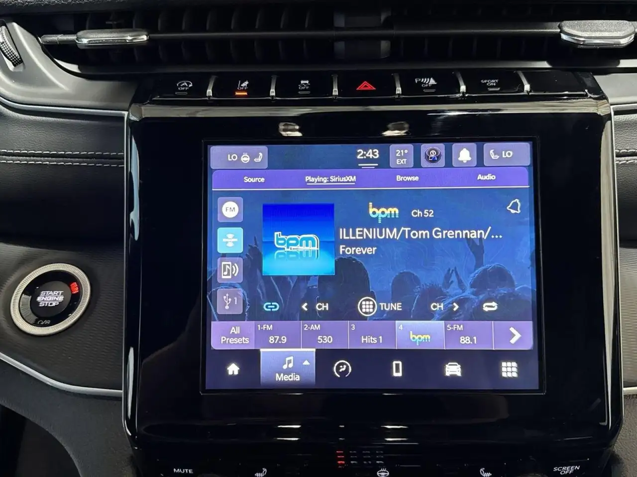 Jeep Grand Cherokee снимка Jeep Grand Cherokee