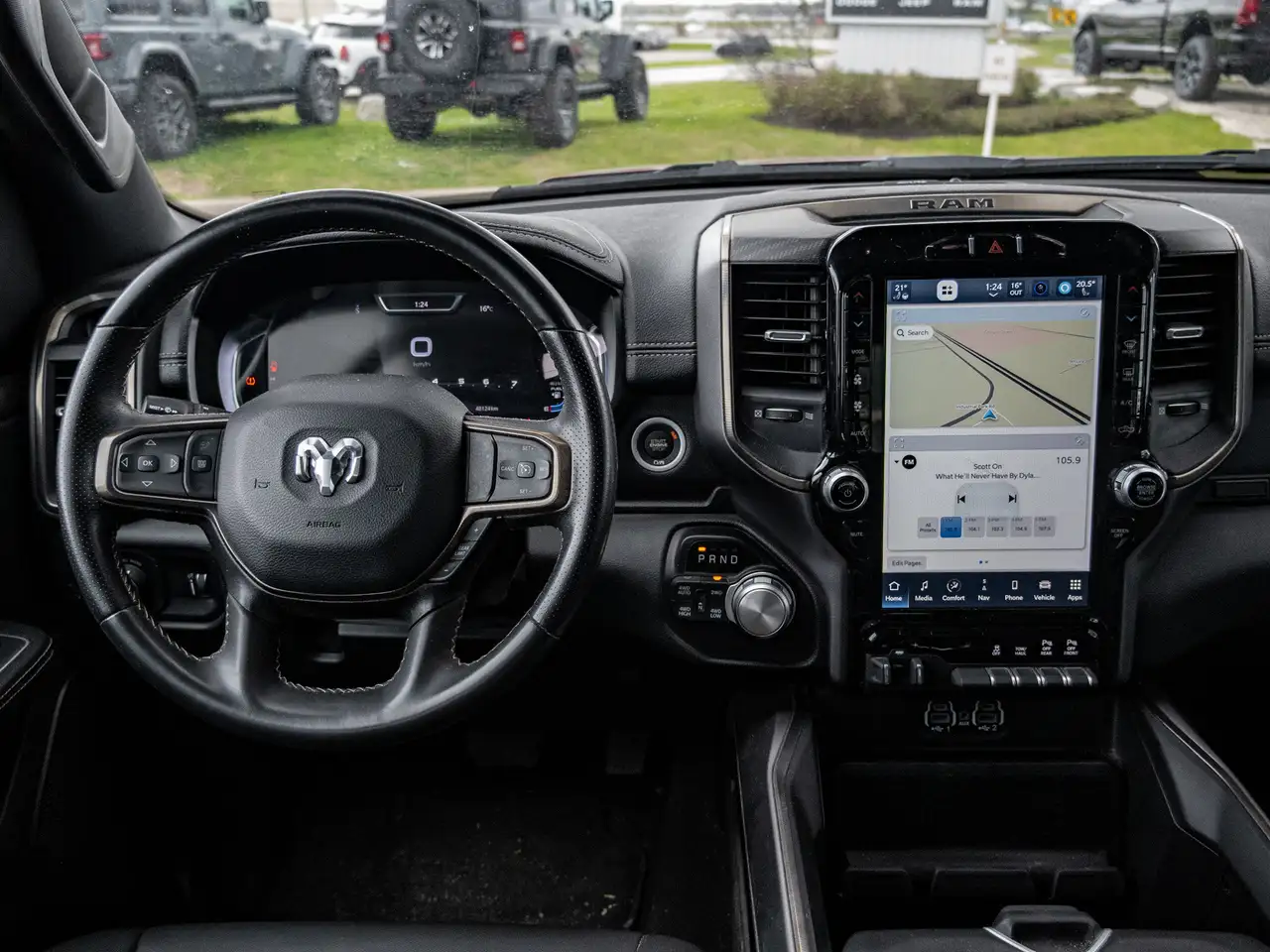 RAM 1500 снимка RAM 1500