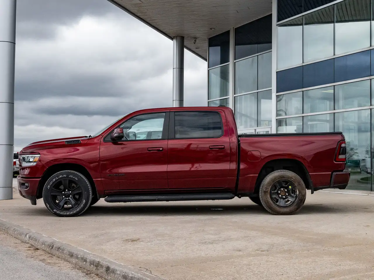 RAM 1500 снимка RAM 1500