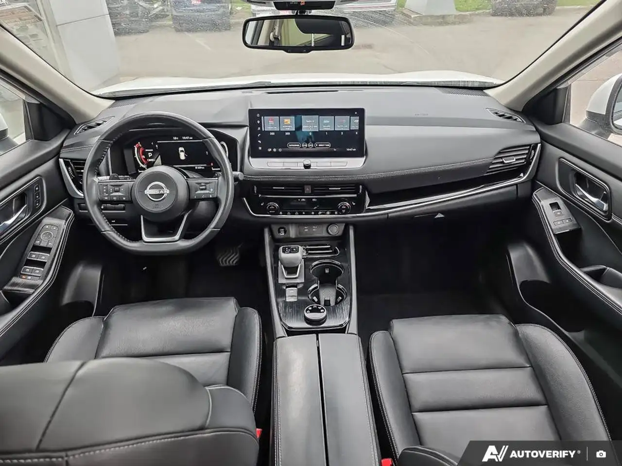 Nissan Rogue снимка Nissan Rogue