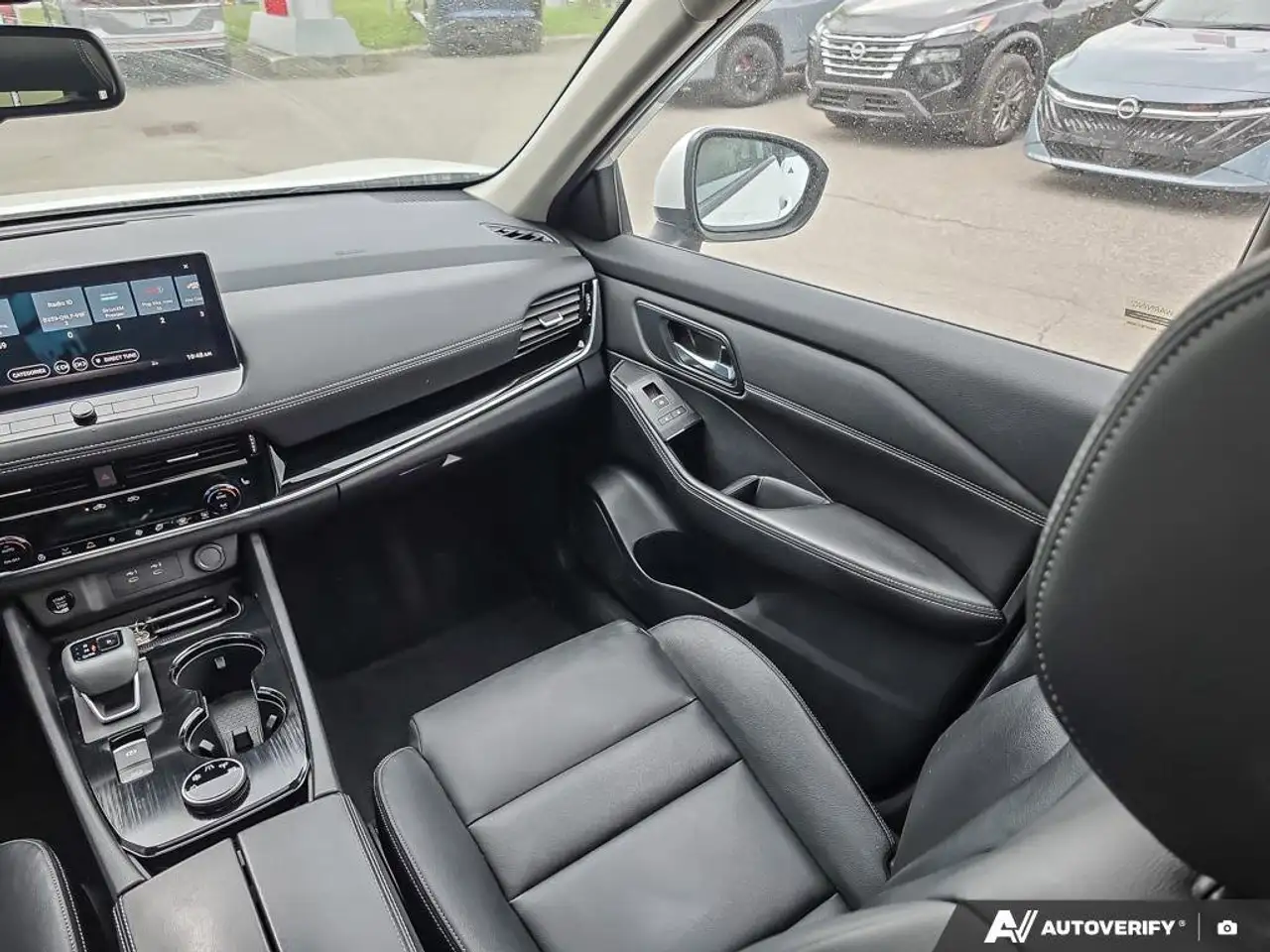 Nissan Rogue снимка Nissan Rogue