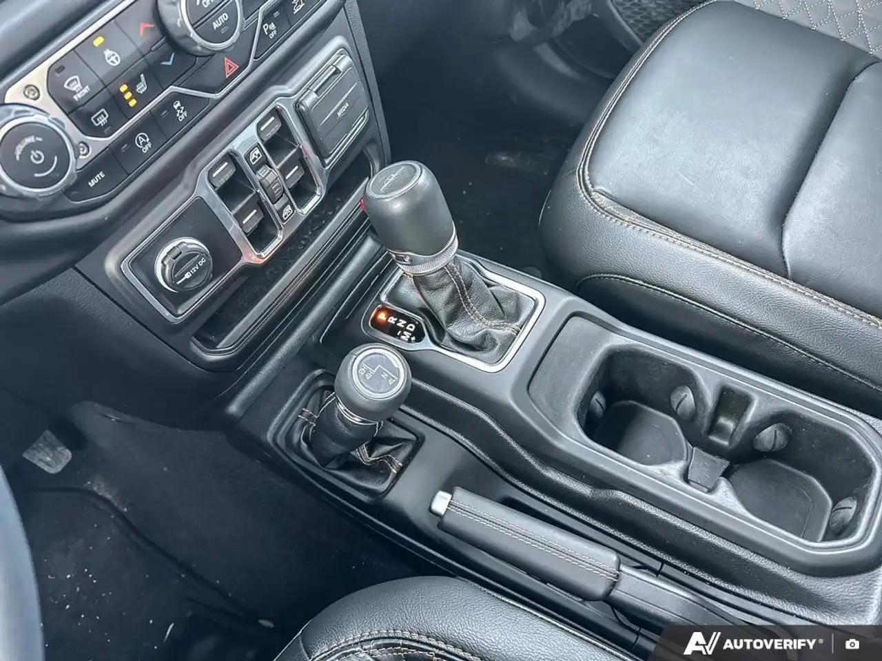 Jeep Gladiator снимка Jeep Gladiator