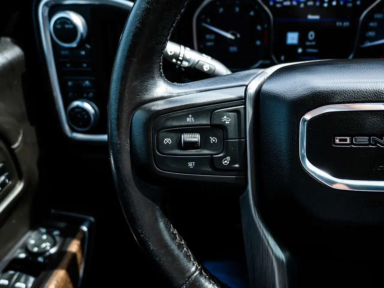 GMC Sierra 1500 снимка GMC Sierra 1500
