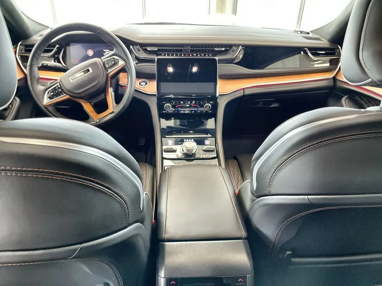 Jeep Grand Cherokee снимка Jeep Grand Cherokee