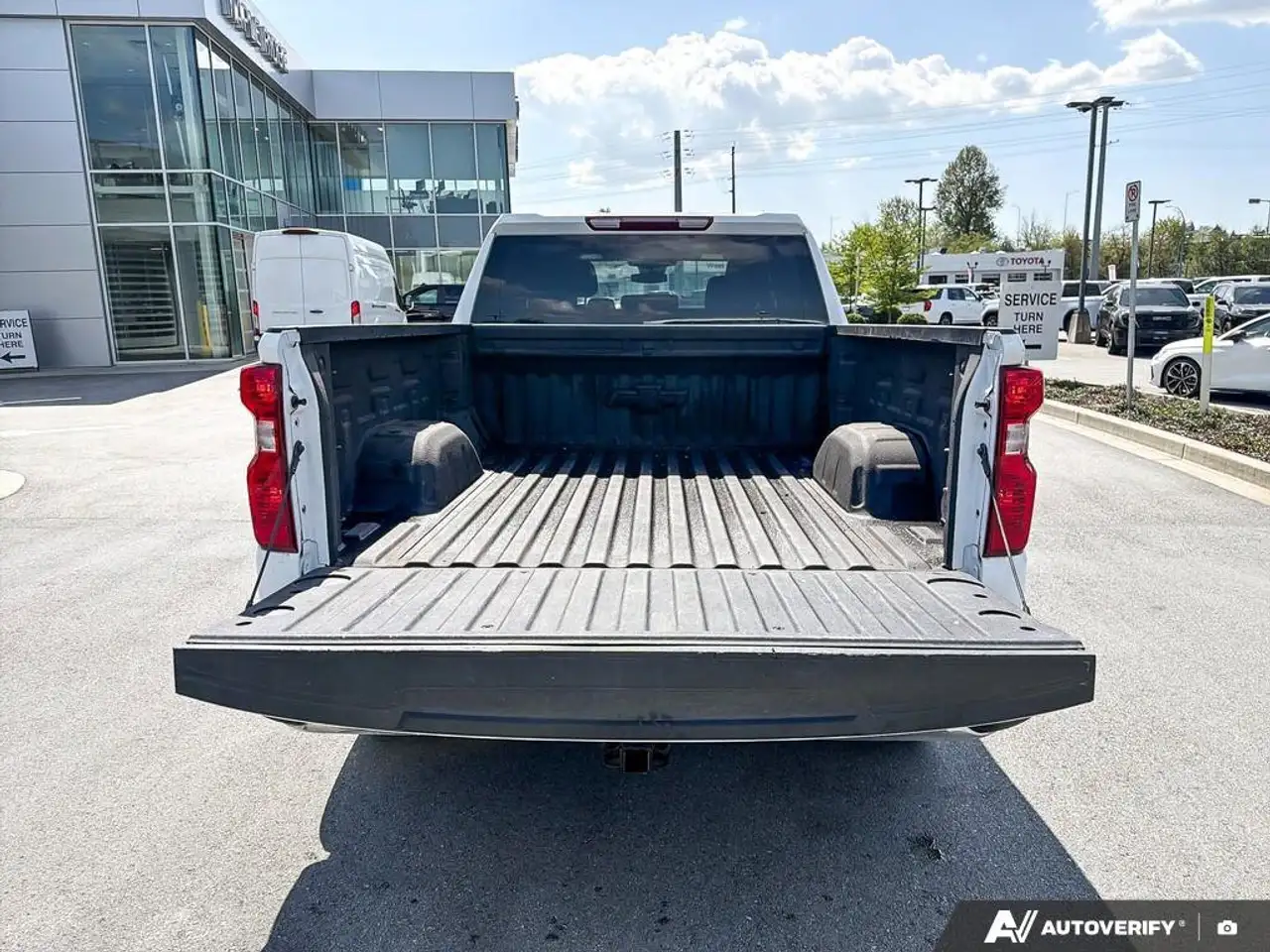 Chevrolet Silverado 1500 снимка Chevrolet Silverado 1500