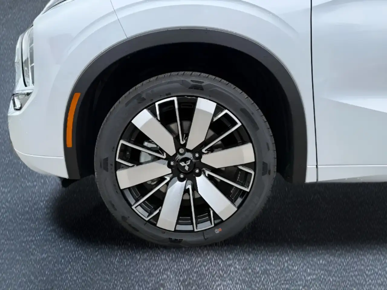 Mitsubishi Outlander photo Mitsubishi Outlander