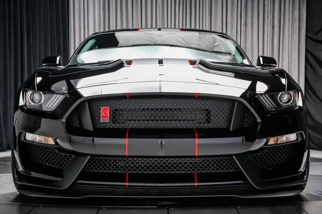 Ford Mustang снимка Ford Mustang