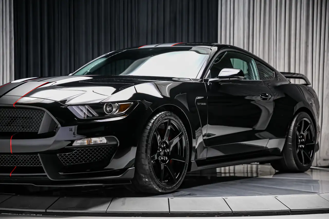 Ford Mustang снимка Ford Mustang