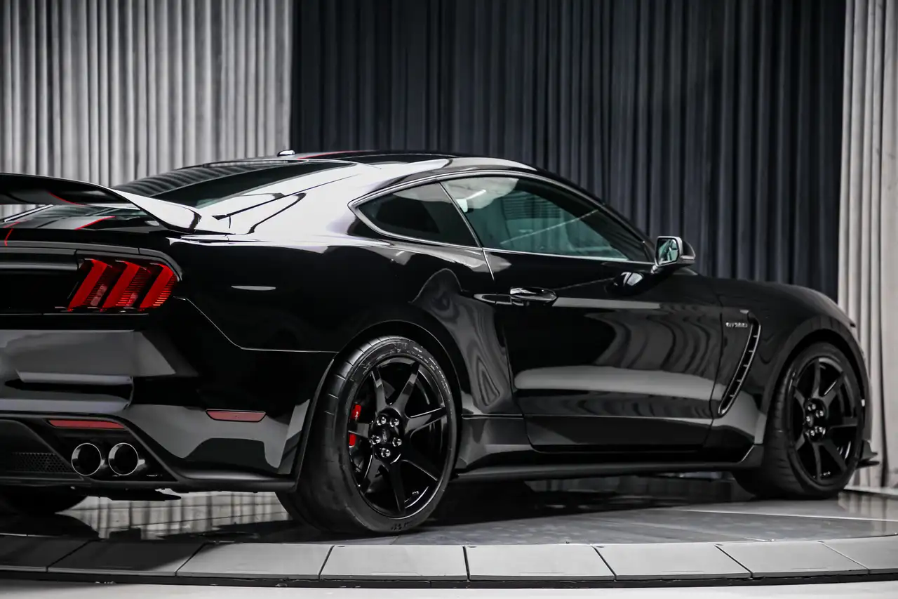 Ford Mustang снимка Ford Mustang