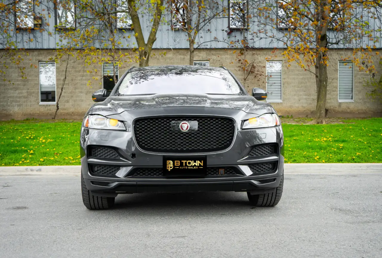 Jaguar F-Pace photo Jaguar F-Pace