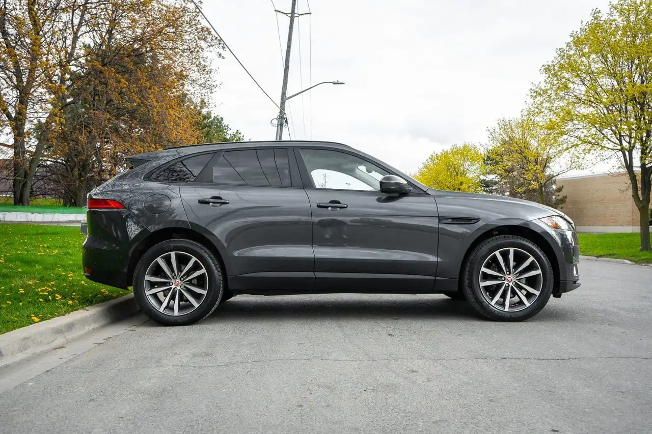 Jaguar F-Pace photo Jaguar F-Pace