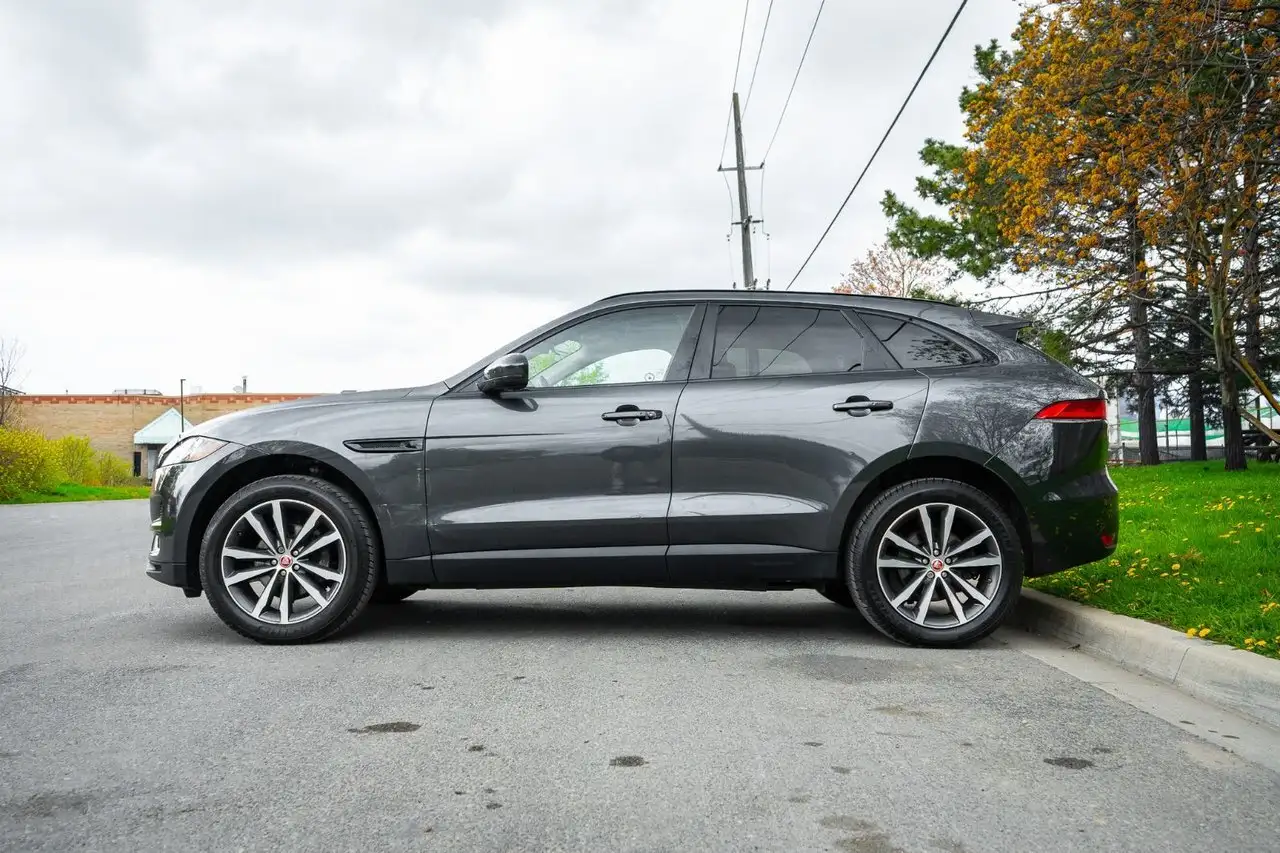 Jaguar F-Pace photo Jaguar F-Pace