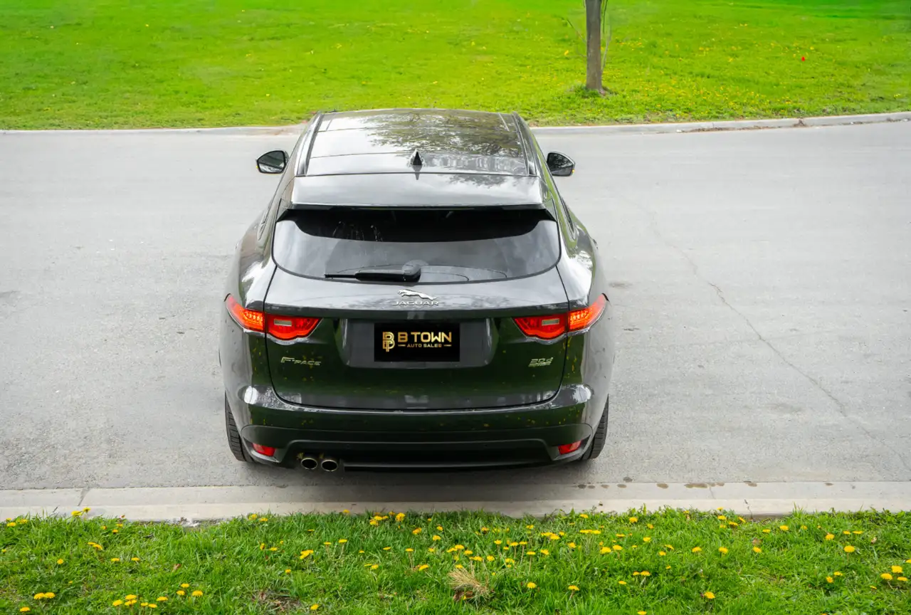 Jaguar F-Pace photo Jaguar F-Pace