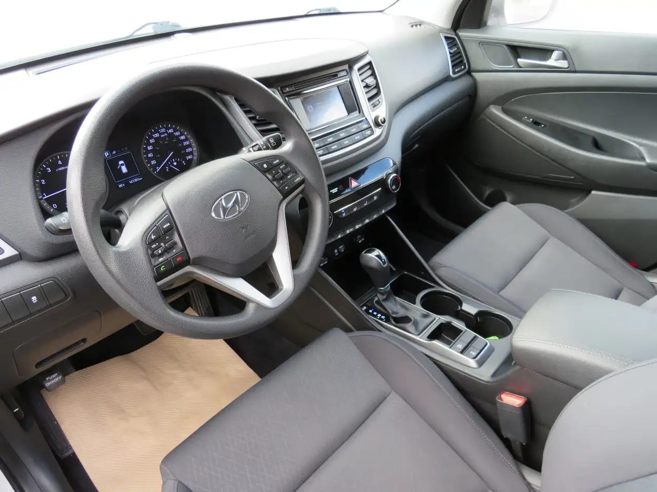Hyundai TUCSON снимка Hyundai TUCSON