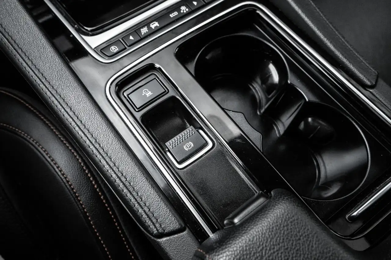Jaguar F-Pace photo Jaguar F-Pace