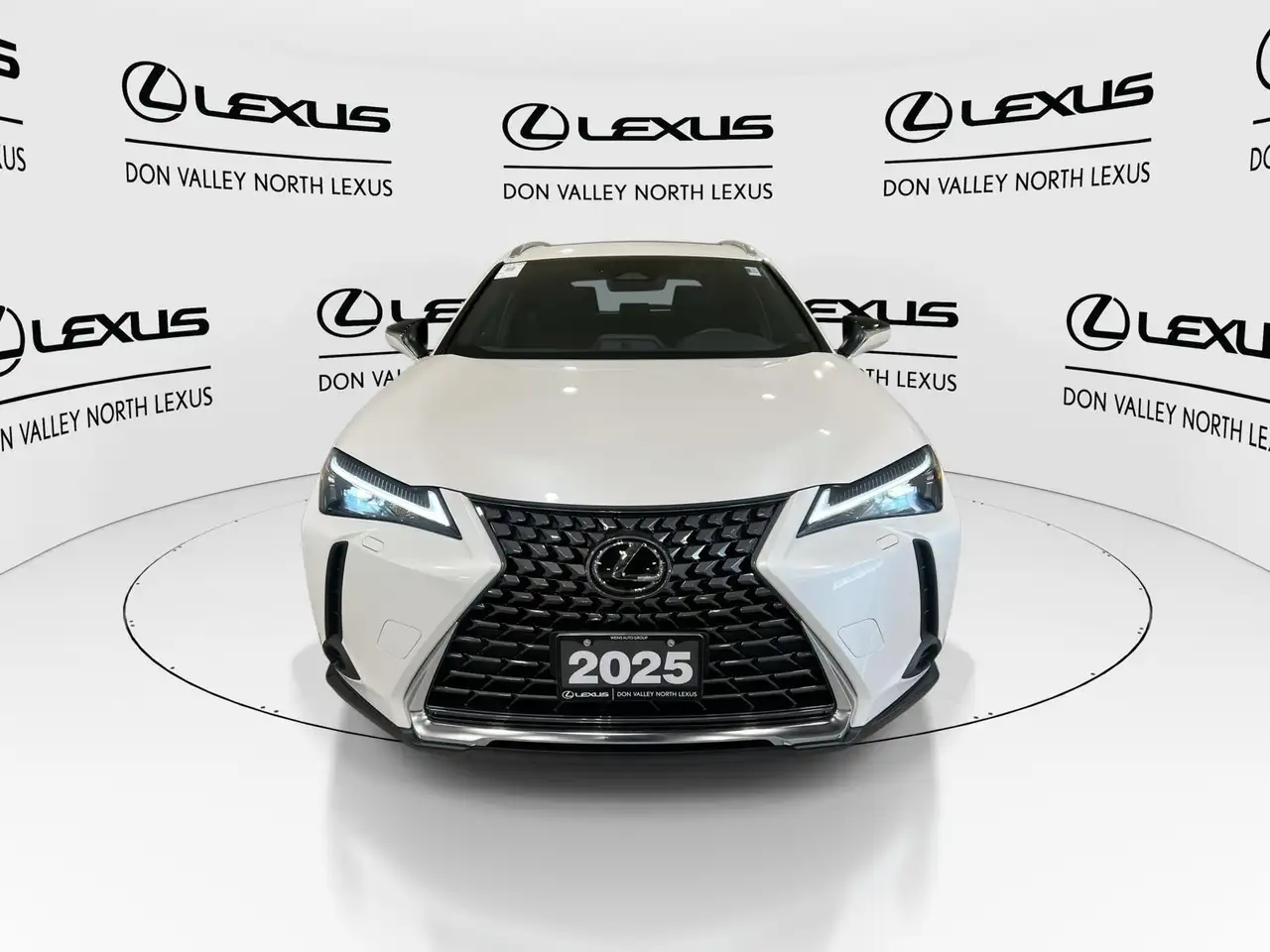 Lexus UX снимка Lexus UX