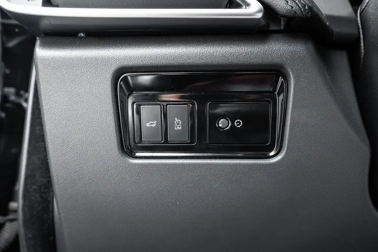 Jaguar F-Pace photo Jaguar F-Pace