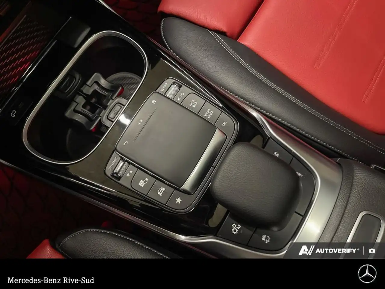 Mercedes-Benz CLA снимка Mercedes-Benz CLA