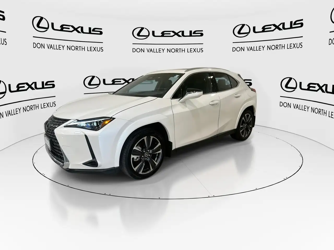 Lexus UX снимка Lexus UX