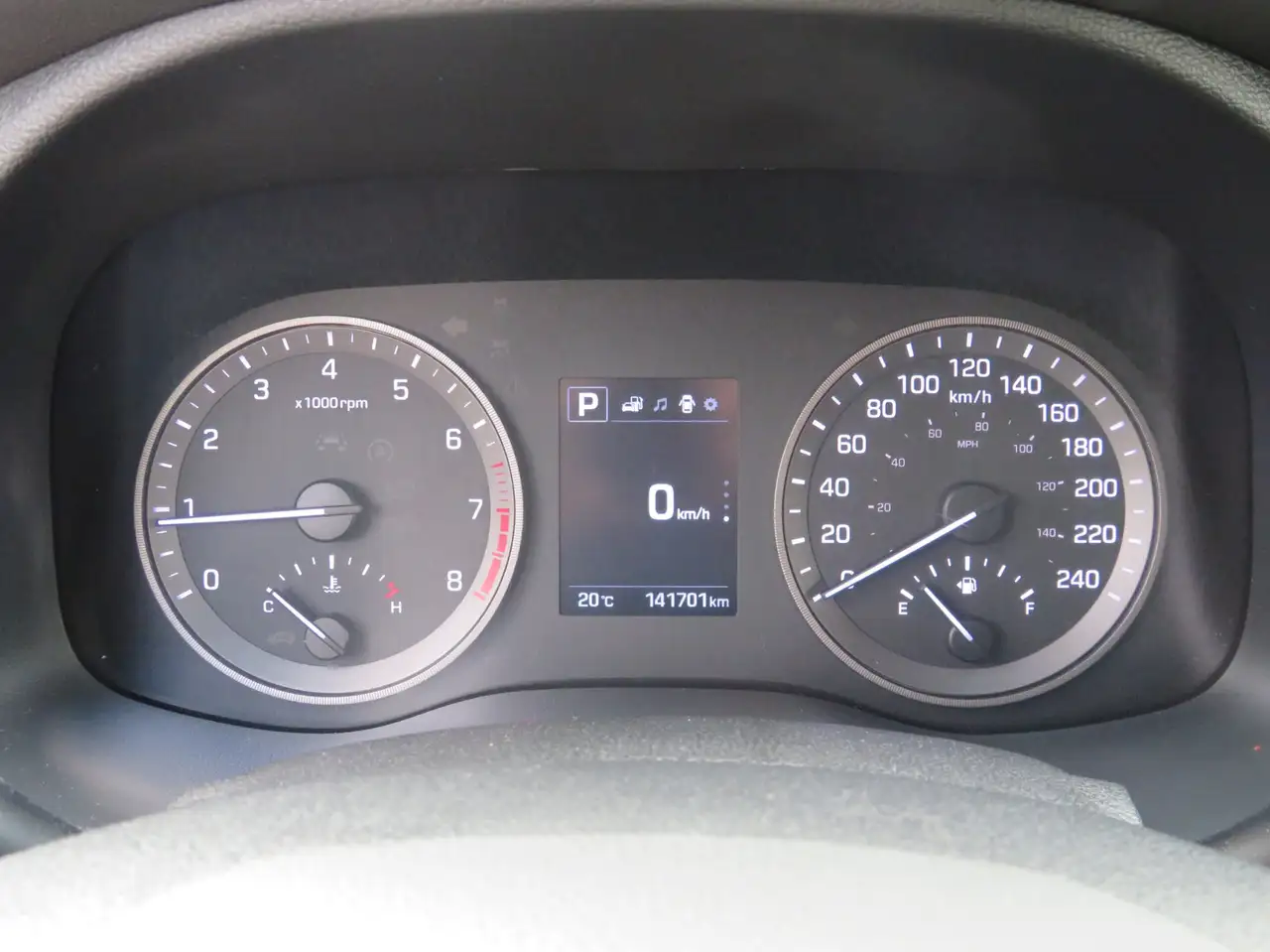 Hyundai TUCSON снимка Hyundai TUCSON