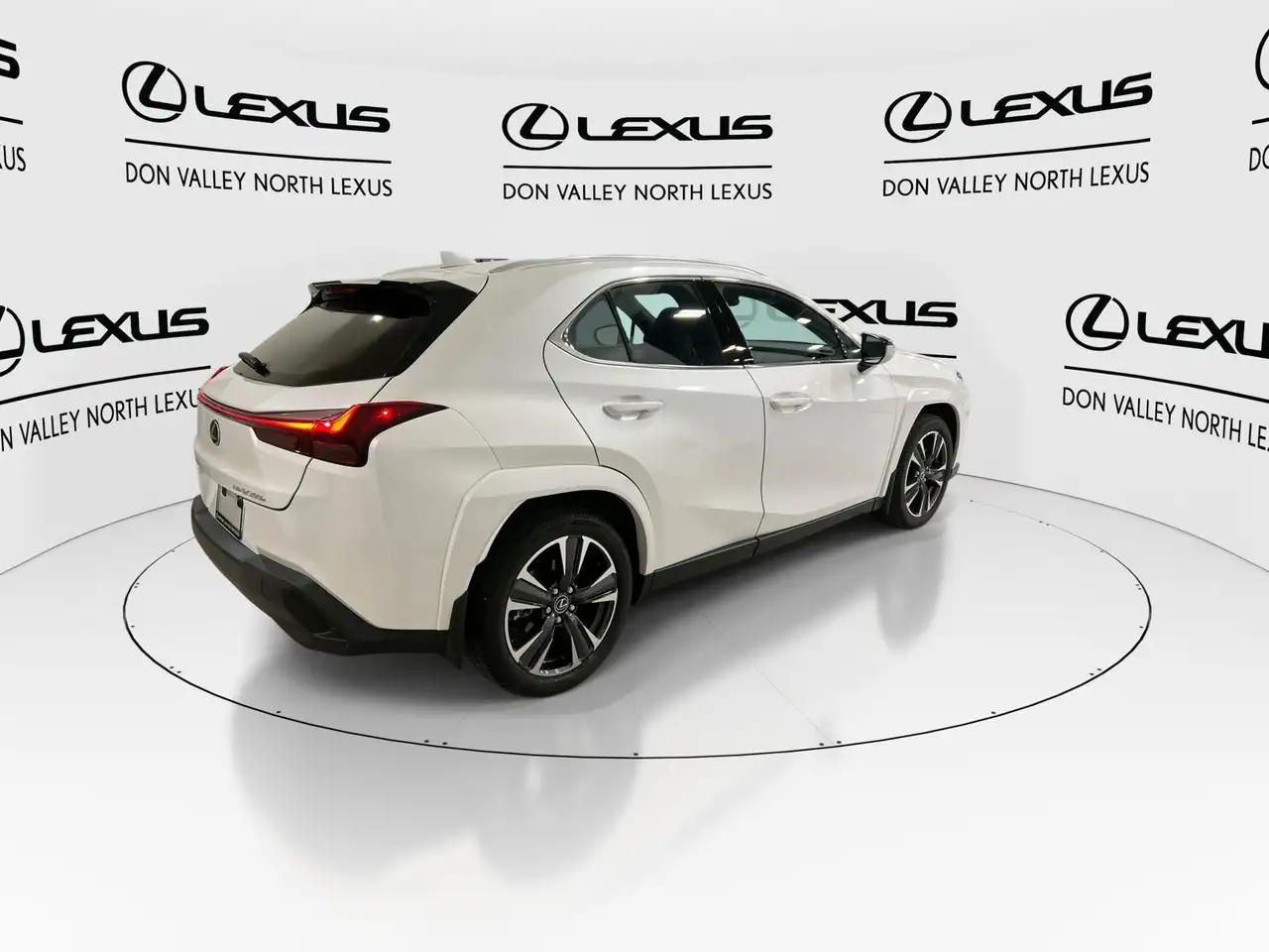 Lexus UX снимка Lexus UX