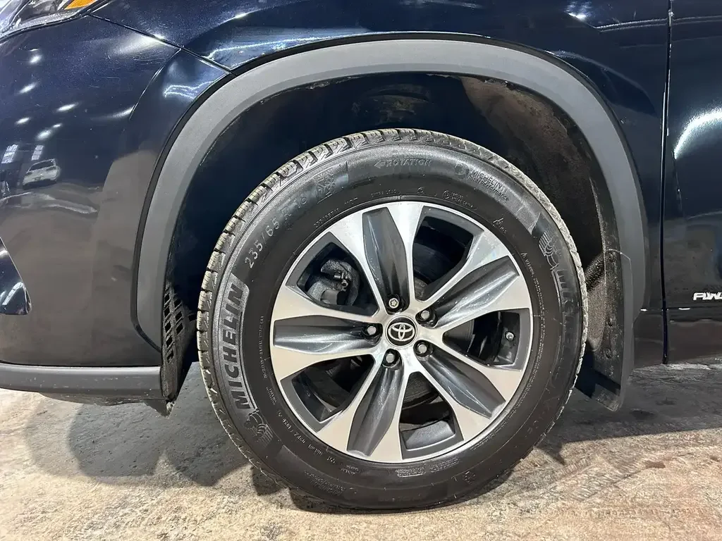 Toyota Highlander снимка Toyota Highlander
