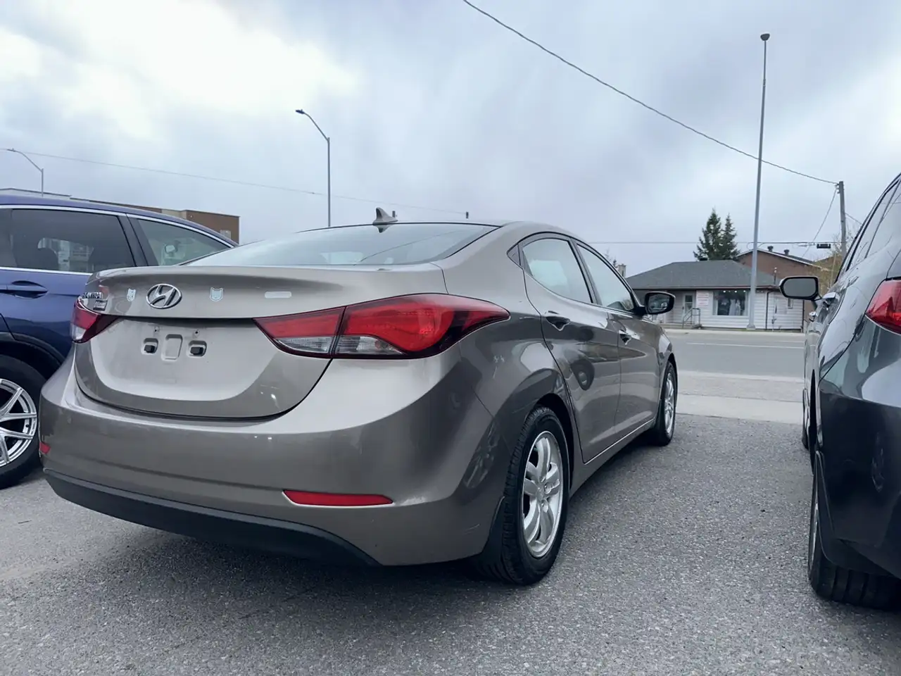 Hyundai ELANTRA снимка Hyundai ELANTRA