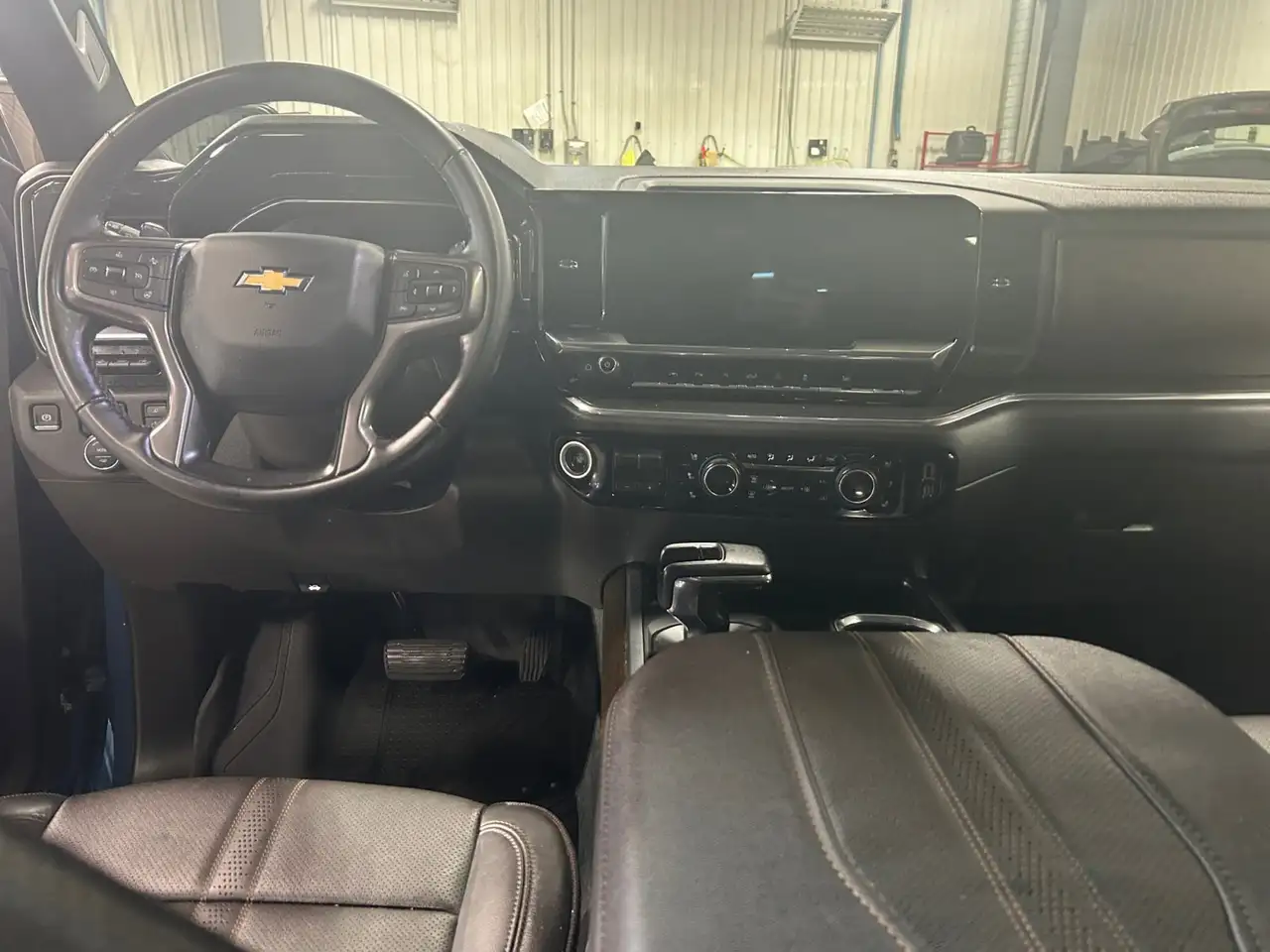 Chevrolet Silverado 1500 снимка Chevrolet Silverado 1500