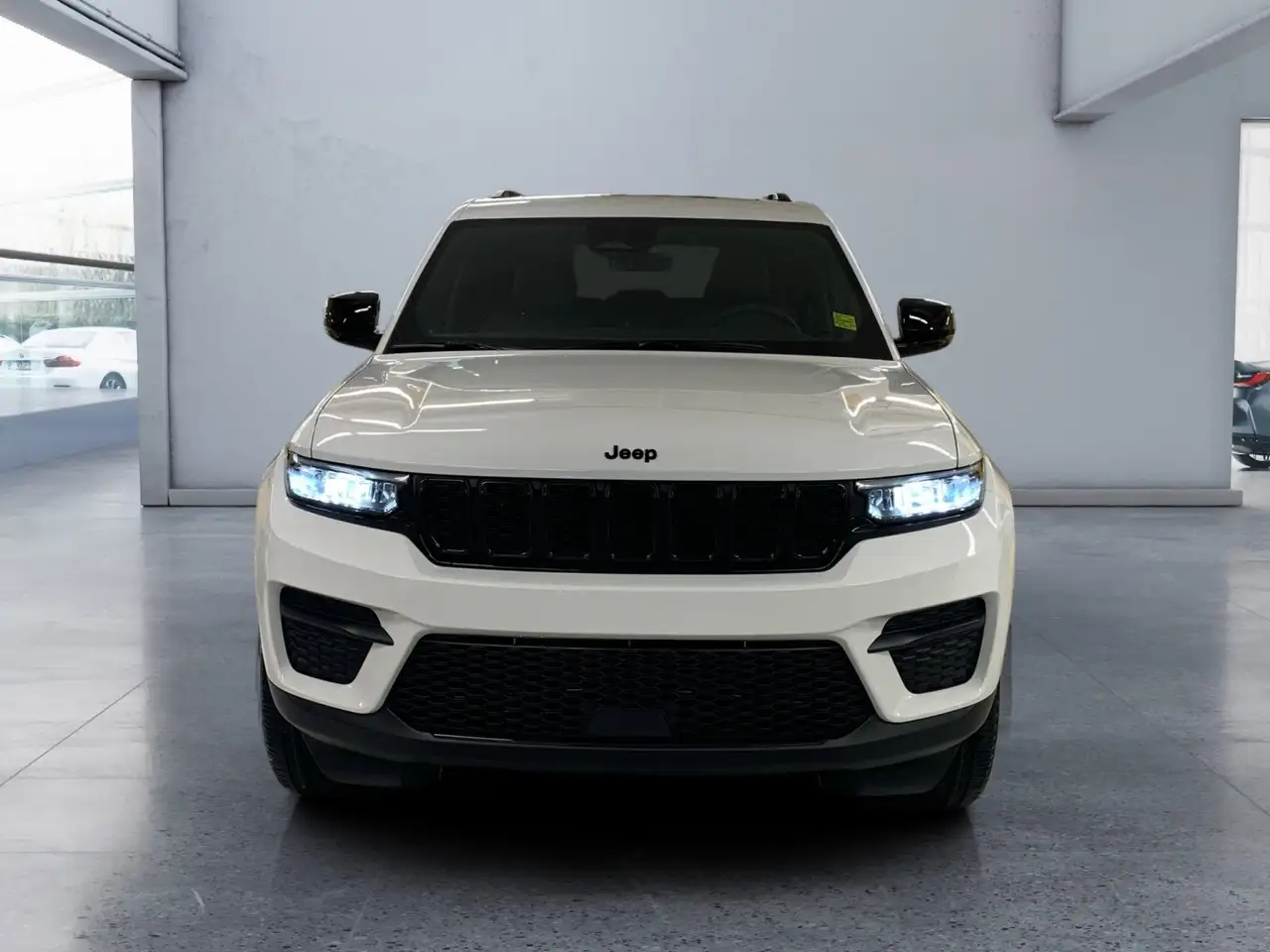 Jeep Grand Cherokee снимка Jeep Grand Cherokee